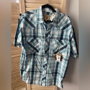 Men’s shirtsleeve button up shirt